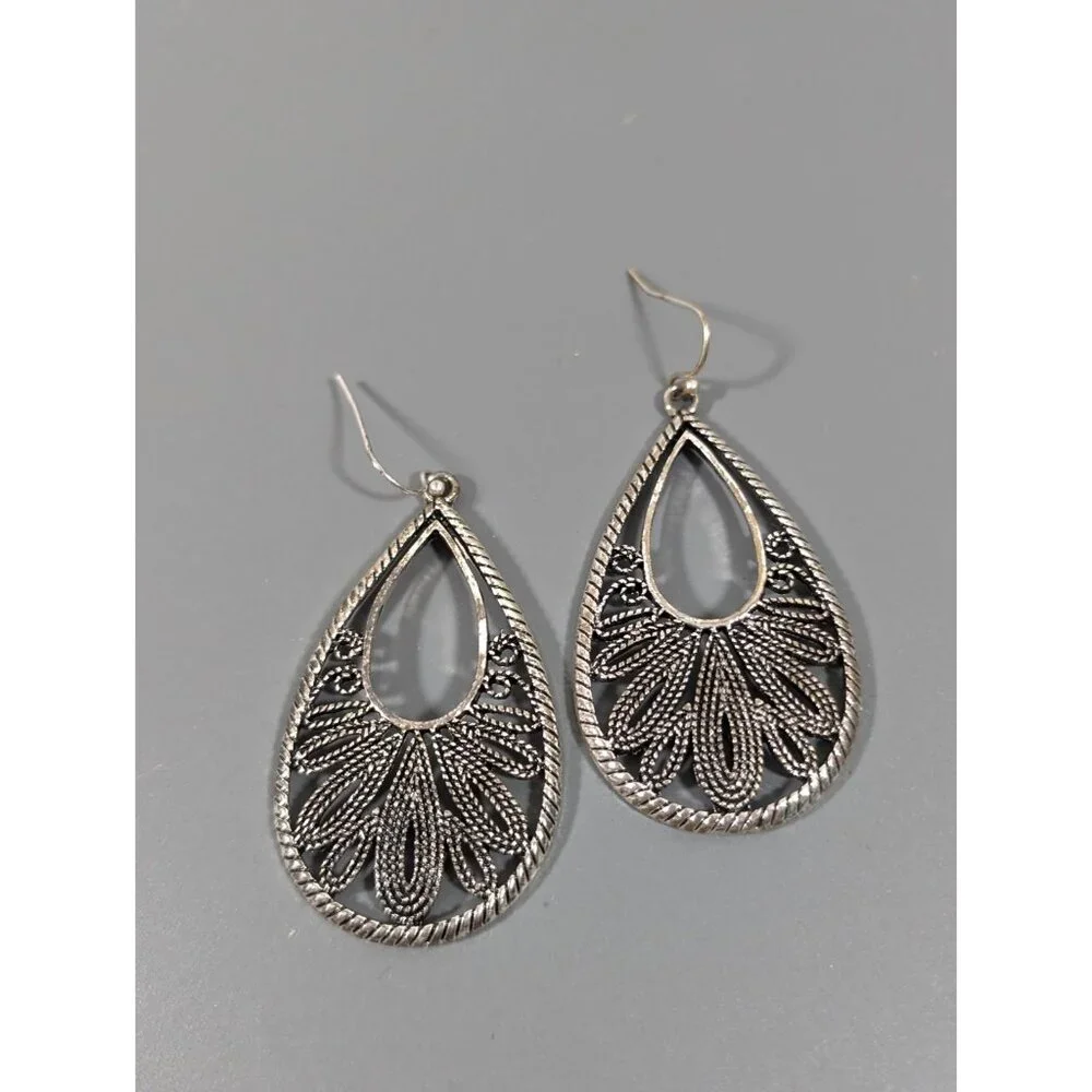 Premier Designs Boho Filigree Teardrop‎ Earrings Silver Tone Etched Cutout Drop